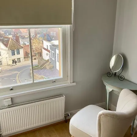 Flowergate View Apartment